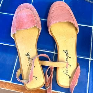 Free people pink suede flat strappy ankle wrap sandal flat size 40